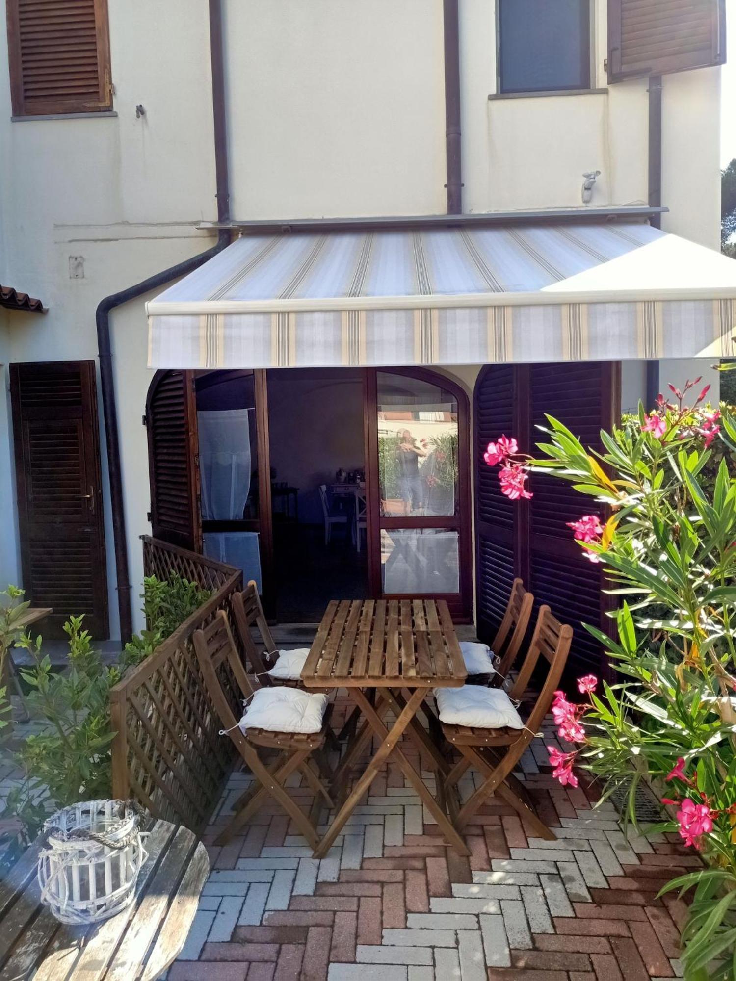 Apartamento La Casa Di Filippo Quercianella Exterior foto